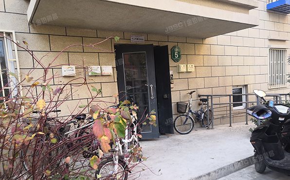 石景山区 隆恩寺路18号院12号楼3层五单元303（隆恩寺路18号院）