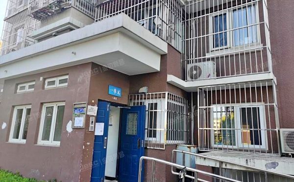 怀柔区 滨湖小区49号楼10层1单元1003（新贤家园）