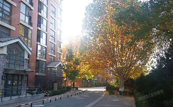 大兴区 开泰东里2号楼4层4单元401号（金色漫香林）