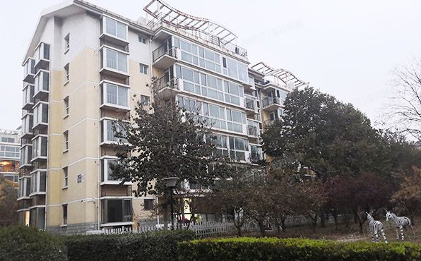 房山区-窦店镇 汇丰街3号院10号楼3层1单元302号（世界名园）