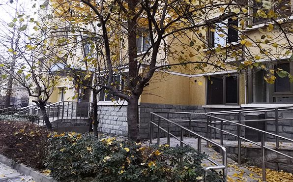 房山区-窦店镇 汇丰街3号院10号楼1层1单元102号（世界名园）