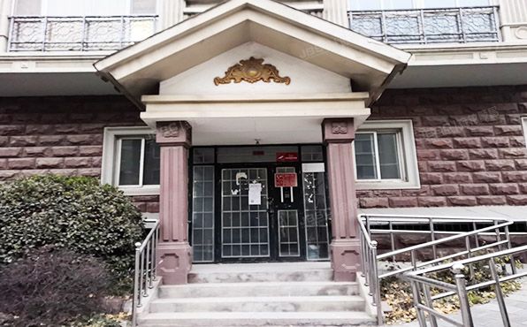 房山区  窦店镇汇丰街3号院1号楼3单元402号（世界名园）