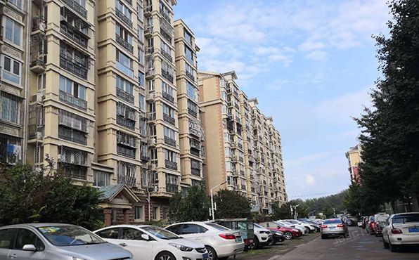 房山区  窦店镇汇丰街3号院1号楼3单元402号（世界名园）