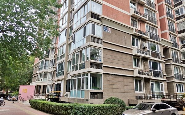 海淀区 华清嘉园19号楼7层702号（华清嘉园东区）