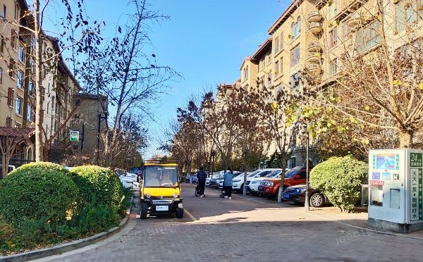 房山区 良乡东路56号院42号2层6单元202（阳光邑上）