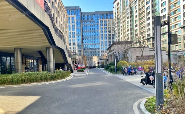 海淀区 玲珑路9号院西区7号楼8层1单元711室（琨御府）办公