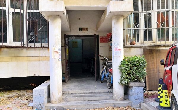 大兴区 西红门镇宏盛园9号楼4层4-402（宏盛家园）