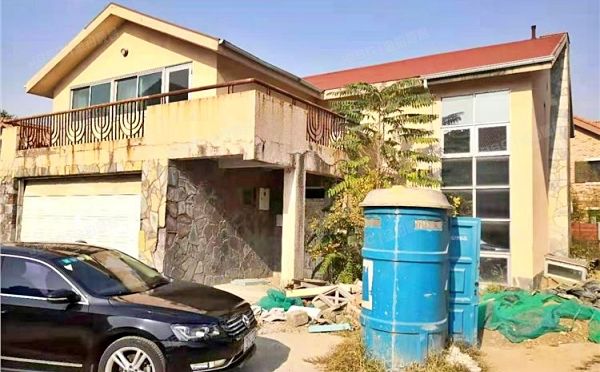 顺义区 滨河路向阳村段8号63幢（华中园新内阁）别墅