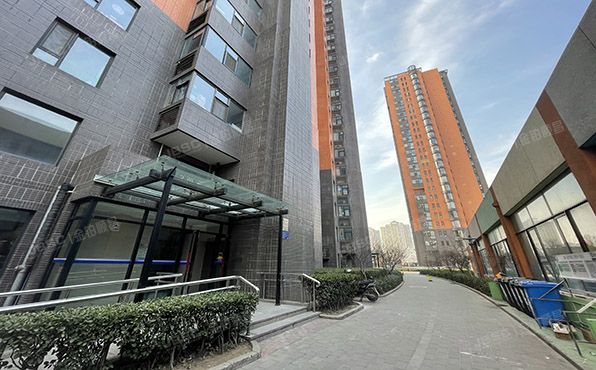 朝阳区 利泽西园309号楼18层3单元1802室+车位（上京新航线）