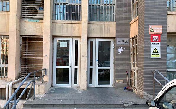 丰台区 芳菲路88号院8号楼16层1单元1605号（玫瑰碗万年花城三期）