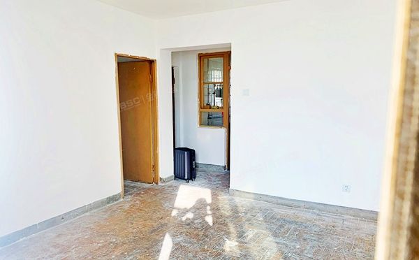 东城区 东花市北里东区10号楼4门加两套储藏间