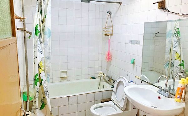 东城区 东花市北里东区10号楼4门加两套储藏间