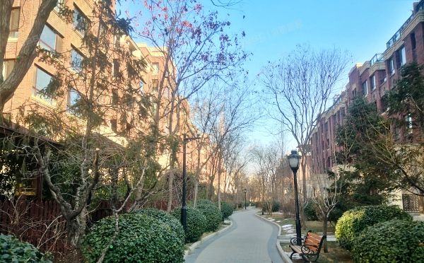 通州区 寨辛庄东路8号院3号楼-1-2层1单元101+2车库（旭辉御锦）