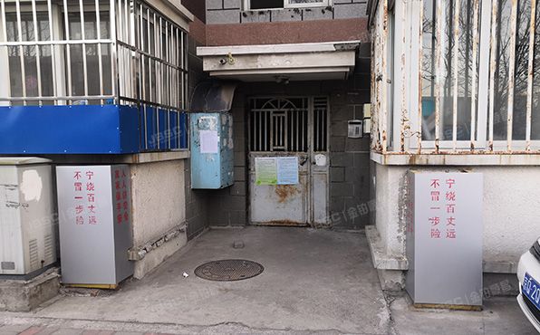 门头沟区 含晖苑4号楼1层2单元102号（含晖苑）