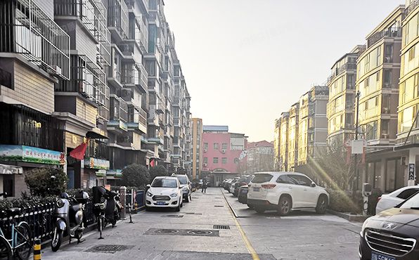 门头沟区 含晖苑4号楼1层2单元102号（含晖苑）