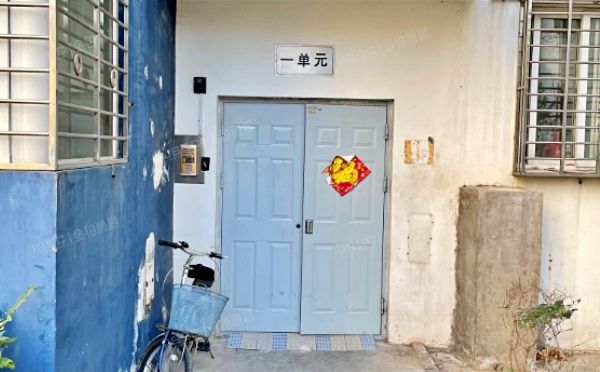 通州区 翠屏里6号楼1层111（蓝调沙龙）