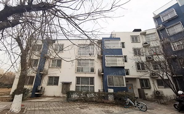 通州区 翠屏里6号楼1层111（蓝调沙龙）