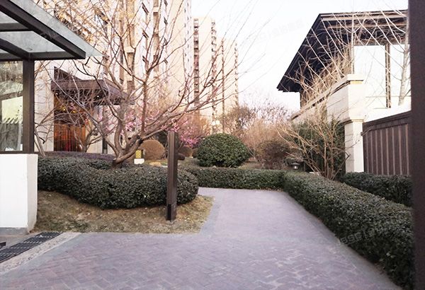 大兴区-旧宫镇 绿隔地区旧村改造二期A2-1地块2号楼7层4单元702（熙悦诚郡）