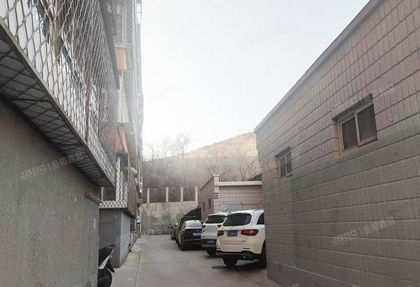 昌平区 西环里50号楼2层1单元204号（西环里）