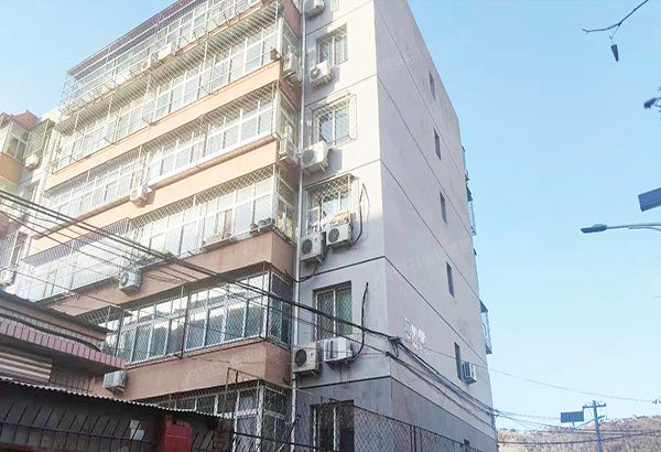 昌平区 西环里50号楼2层1单元204号（西环里）