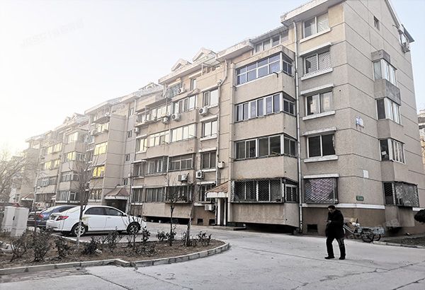 房山区 燕化星城健德三里22号楼1层2-102号（燕化星城健德三里）