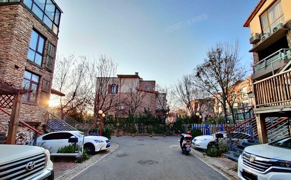 朝阳区 高碑店路181号院273号楼-1至3层102号（中海安德鲁斯庄园）