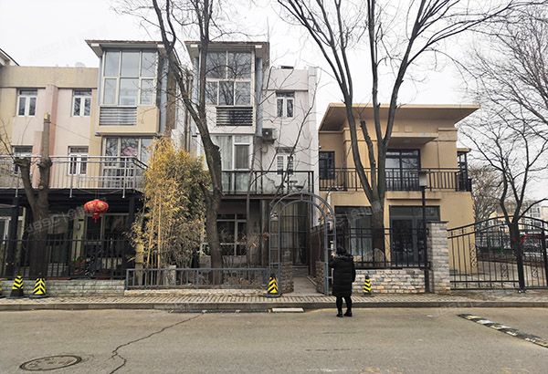 大兴区 香留园231号楼1至3层2（香留园）别墅