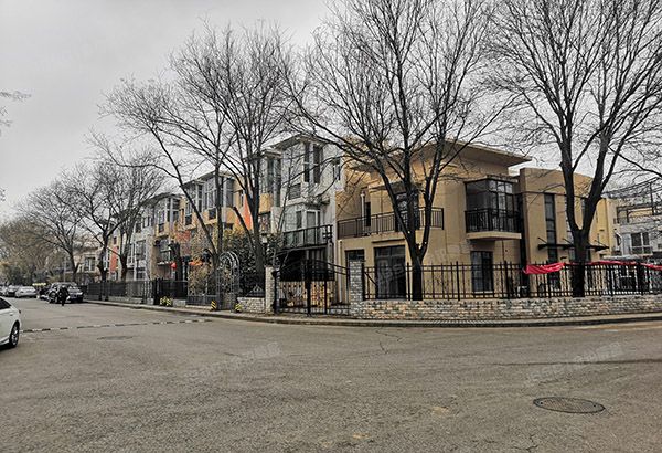 大兴区 香留园231号楼1至3层2（香留园）别墅