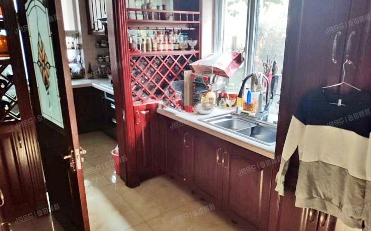 经济技术开发区 天华园三里六区7号楼1至3层1门（一栋洋房）别墅