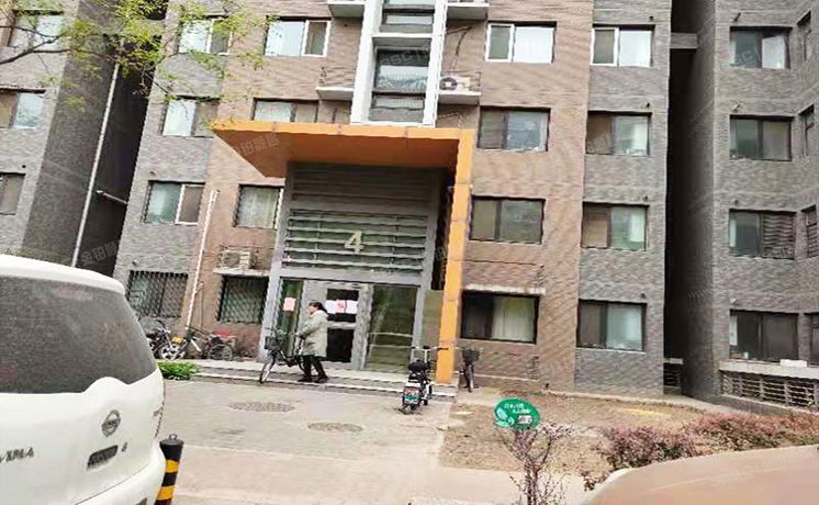 丰台区 鸿业兴园9号楼10层4单元1002号（鸿业兴园）