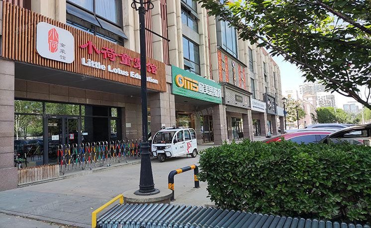 大兴区 香海园57号楼1至2层57-6（领海商业中心）商业