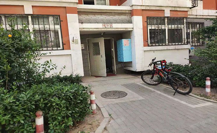 门头沟区 绮霞苑5号楼4层4单元402号（绮霞苑）