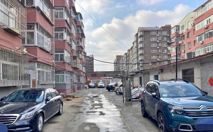 昌平区 昌平镇郝庄家园南区2号楼1层1单元111号（郝庄家园南区）