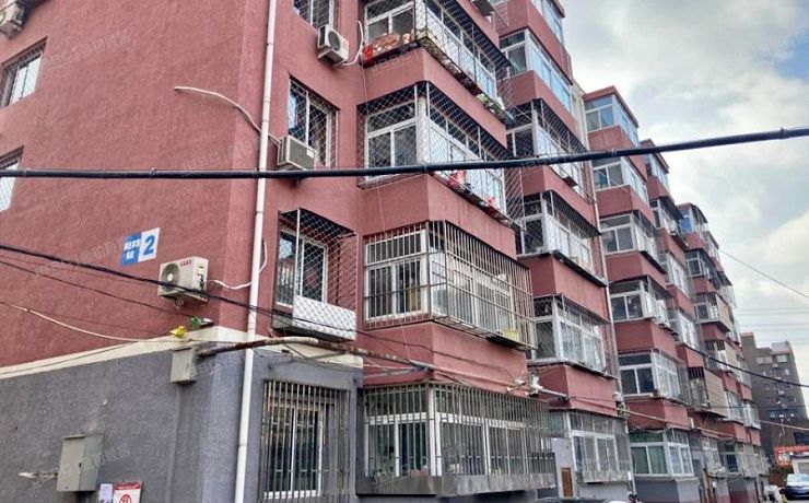 昌平区 昌平镇郝庄家园南区2号楼1层1单元111号（郝庄家园南区）