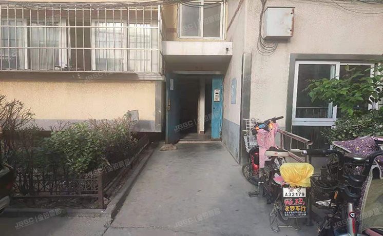 房山区 拱辰南大街西侧罗府家园4号楼3层1单元301（罗府家园）