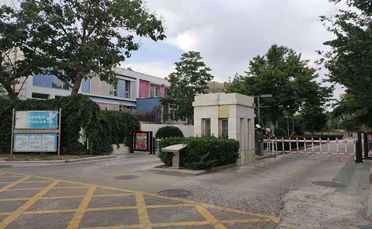 海淀区 常青园南里二区53号楼4单元101号（Wehouse）别墅