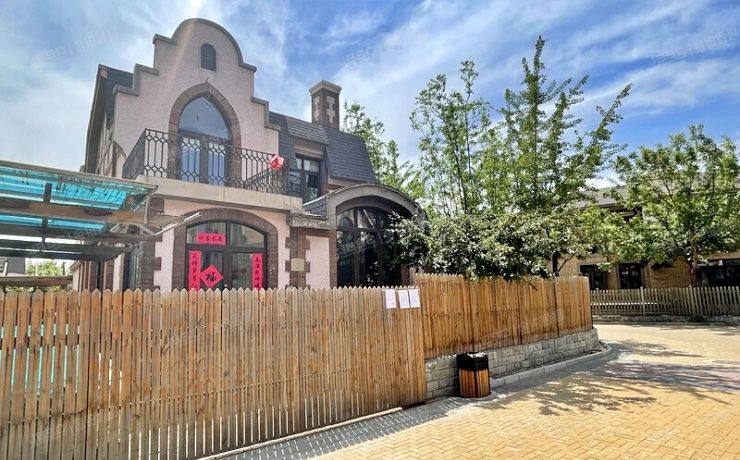 怀柔区 杨宋镇凤翔科技开发区凤和一园207号楼－1至2层101（香水城）别墅