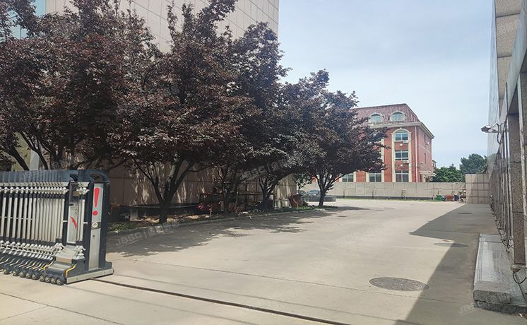 房山区 良乡长虹西路71号1至3幢  综合