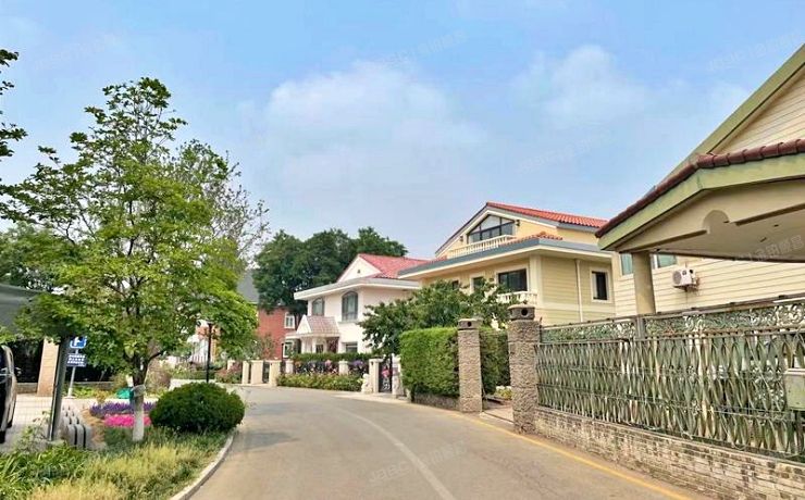 昌平区 沙河镇小寨村玫瑰园别墅276幢1至2层（玫瑰园）别墅