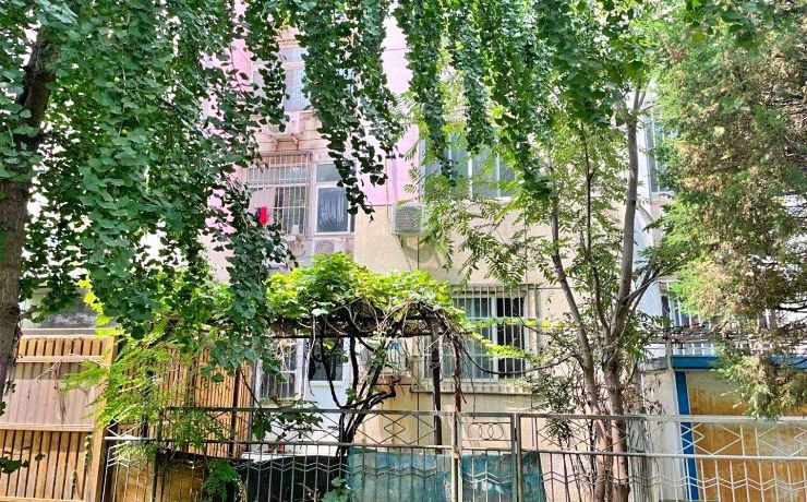 昌平区 回龙观镇二拨子村北京人家16号楼1层1单元102（北京人家）