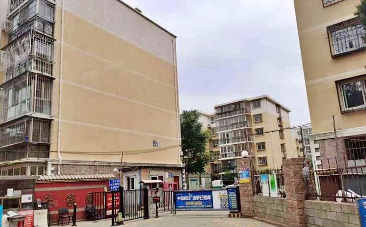 房山区 良乡地区一万米家园3号楼1层4-102（一万米家园）