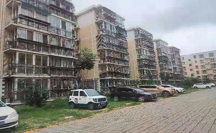 房山区 良乡地区一万米家园3号楼1层4-102（一万米家园）