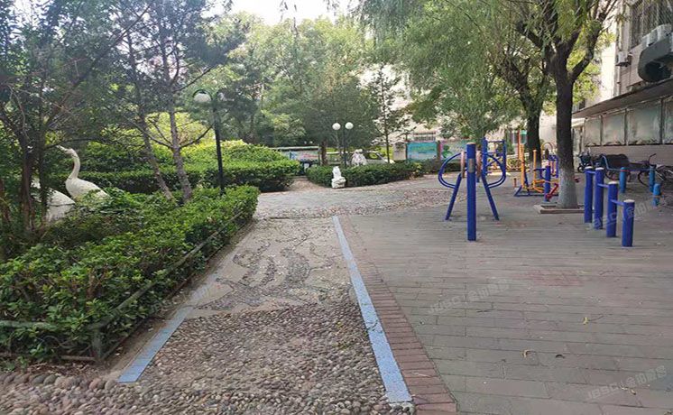 海淀区 万寿路西街甲11号院2号楼1层102（万寿园小区）