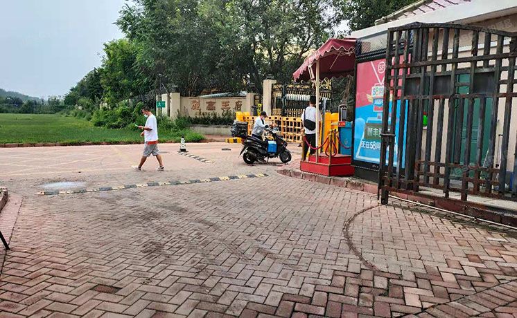 顺义区 丽高花园松西街2号A1-2幢1至三层整幢（丽高王府）独栋别墅