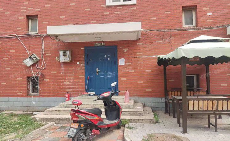 大兴区 黄村镇滨河坊14号楼1至3层2-101号（滨河坊）