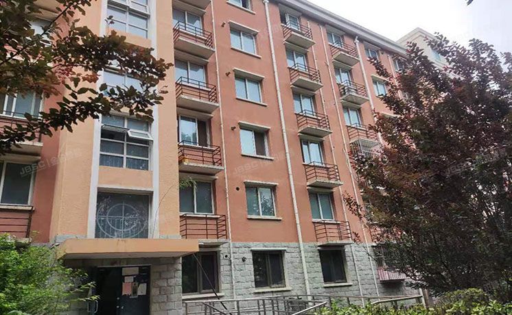 房山区 汇丰街4号院7号4层1单元402室（世界名园）