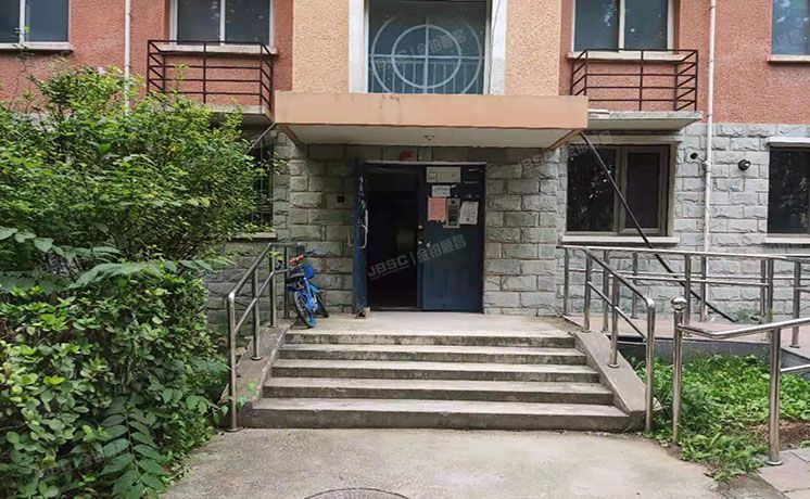 房山区 汇丰街4号院7号4层1单元402室（世界名园）