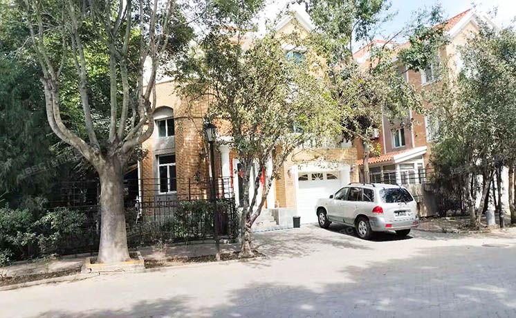 顺义区 名都园5130号1-3层  别墅