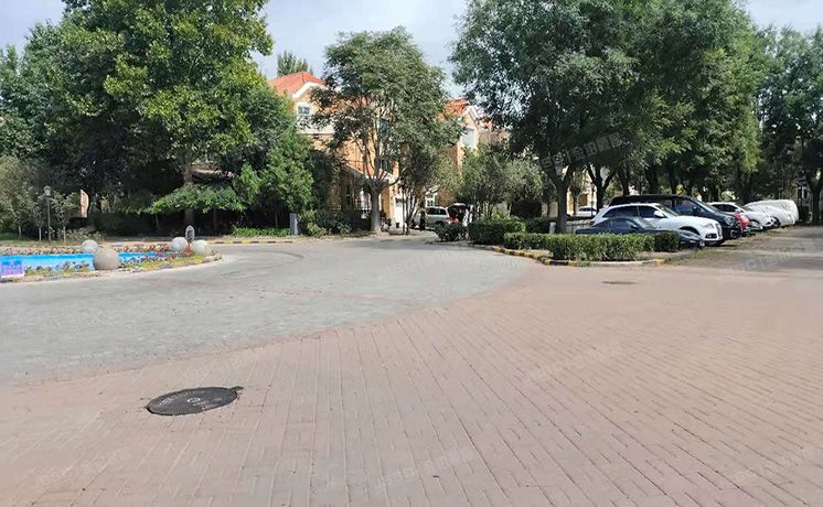 顺义区 名都园5130号1-3层  别墅