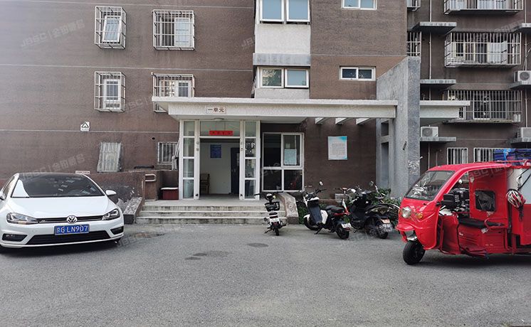 大兴区 兴康家园10号楼18层1单元1804  限价商品房